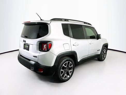 Used 2017 Jeep Renegade Latitude image 9