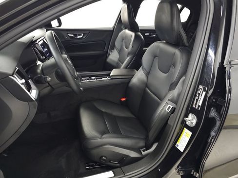 Used 2022 Volvo S60 B5 Momentum w/ Premium Package AWD/4WD image 14