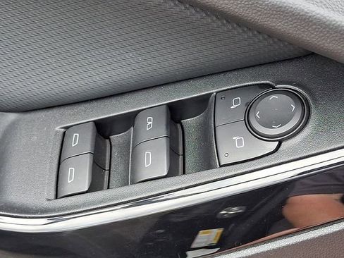Used 2025 Chevrolet Equinox LT AWD/4WD image 25