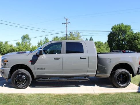 New 2026 RAM 3500 Laramie w/ Night Edition AWD/4WD image 31