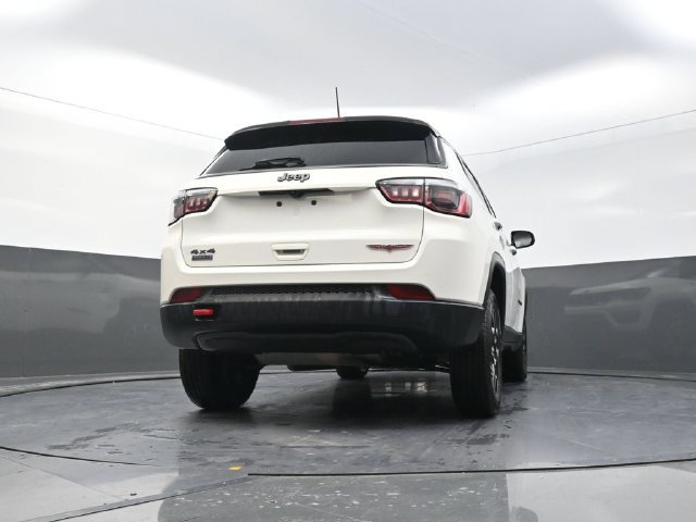 Used 2020 Jeep Compass Trailhawk AWD/4WD image 36