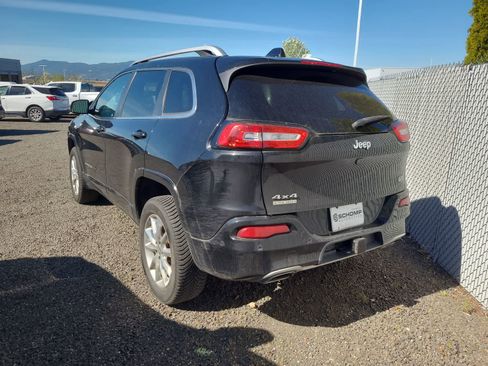 Used 2017 Jeep Cherokee Overland w/ Technology Group image 3