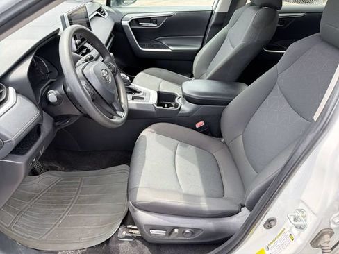 Used 2024 Toyota RAV4 XLE FWD image 15