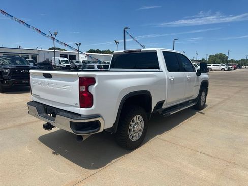 Used 2024 Chevrolet Silverado 2500 LT AWD/4WD image 32