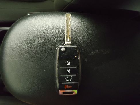 Used 2019 Kia Soul image 32