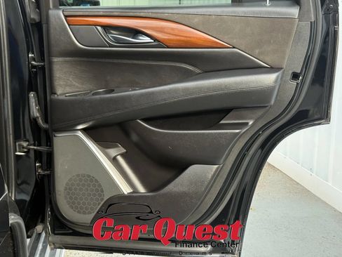 Used 2017 Cadillac Escalade Luxury RWD image 22