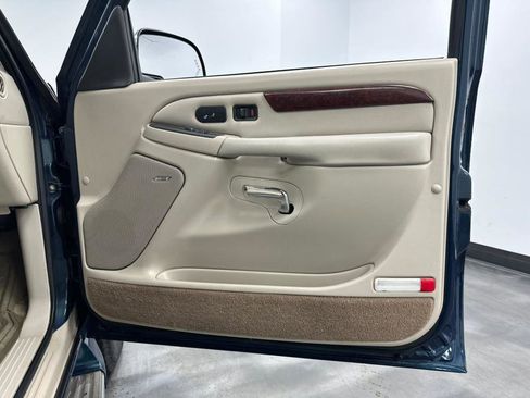 Used 2005 Cadillac Escalade AWD image 28