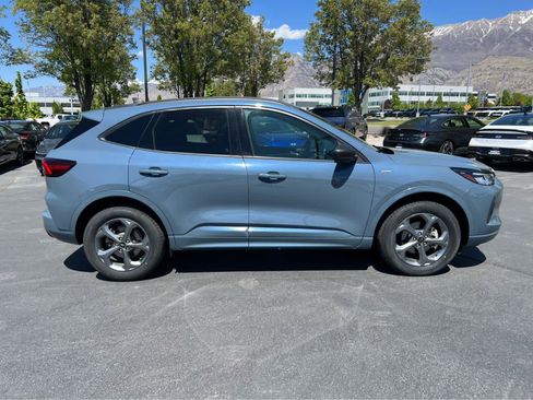 Used 2023 Ford Escape ST-Line AWD/4WD image 6