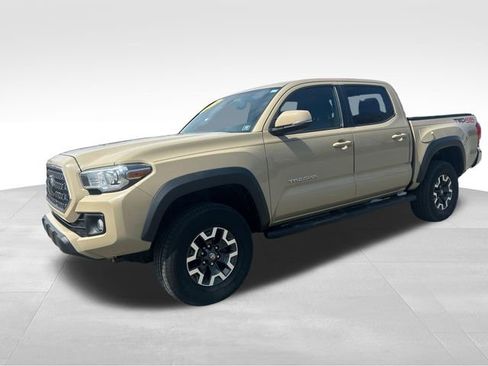 Used 2018 Toyota Tacoma TRD Off-Road image 1