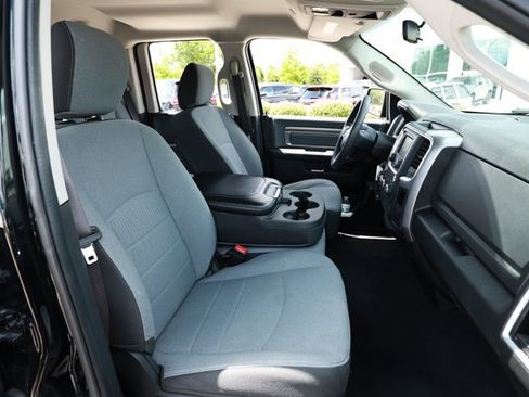 Used 2024 RAM 1500 Classic SLT AWD/4WD image 28
