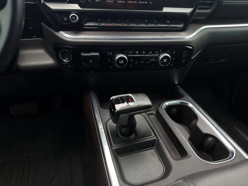 Used 2023 GMC Sierra 1500 SLT image 15