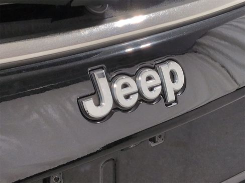 Certified 2018 Jeep Compass Limited w/ Navigation Group image 12