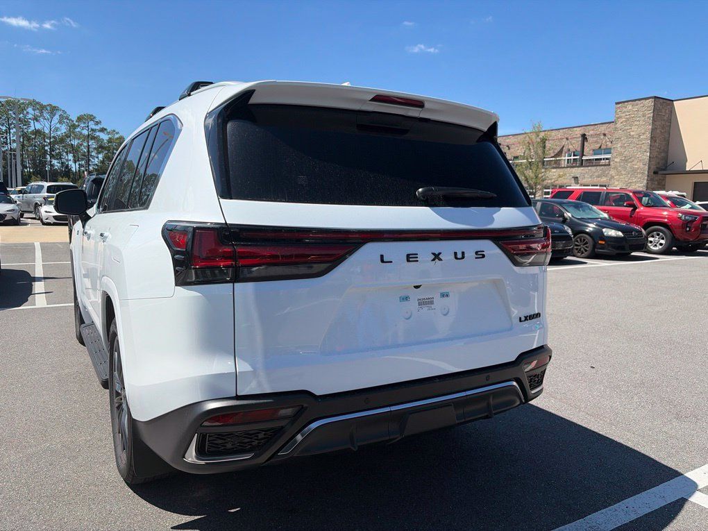 Used 2026 Lexus LX 600 F Sport AWD/4WD image 3
