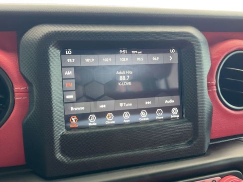 Used 2021 Jeep Wrangler Unlimited Sahara image 22