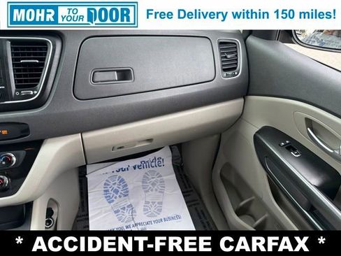 Used 2018 Kia Sedona LX FWD image 28