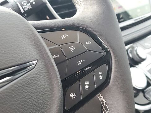 New 2026 Chrysler Pacifica Select w/ S Appearance Package FWD image 17