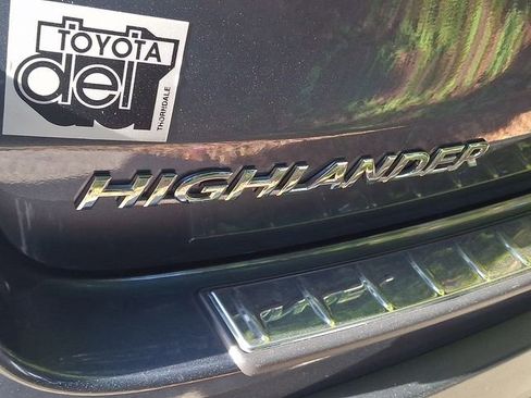 Used 2018 Toyota Highlander Plus image 4