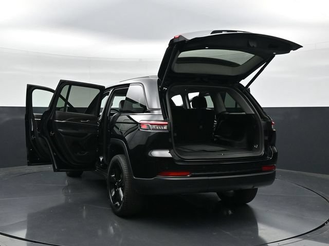 Used 2023 Jeep Grand Cherokee Limited w/ Black Appearance Package AWD/4WD image 52