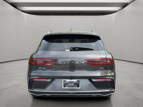 Certified 2026 Genesis GV70 2.5T AWD/4WD image 4