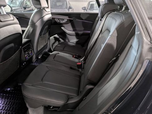 Used 2024 Audi Q8 Prestige w/ Prestige Package image 25