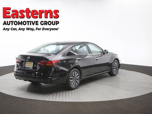 Used 2025 Nissan Altima 2.5 SV FWD image 40