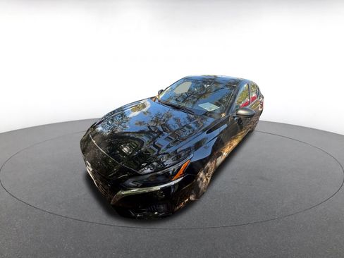 Used 2024 Nissan Altima 2.5 SV image 2