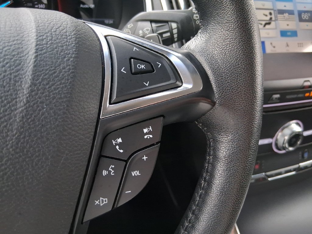 Used 2019 Ford Edge Titanium w/ Equipment Group 301A AWD/4WD image 14