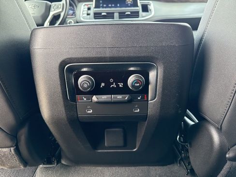 Used 2022 Chevrolet Tahoe Z71 w/ Luxury Package image 15