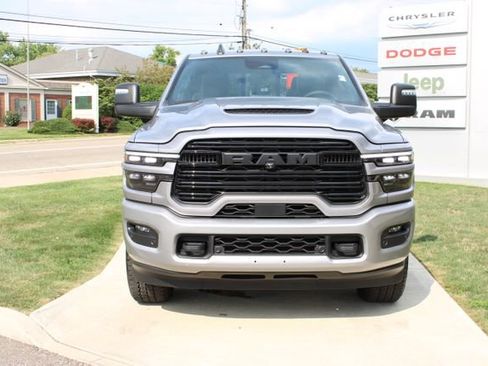 Used 2025 RAM 2500 Laramie AWD/4WD image 6