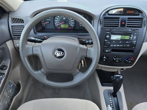 Used 2005 Kia Spectra EX FWD image 15