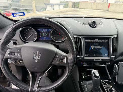 Used 2020 Maserati Levante AWD/4WD image 8