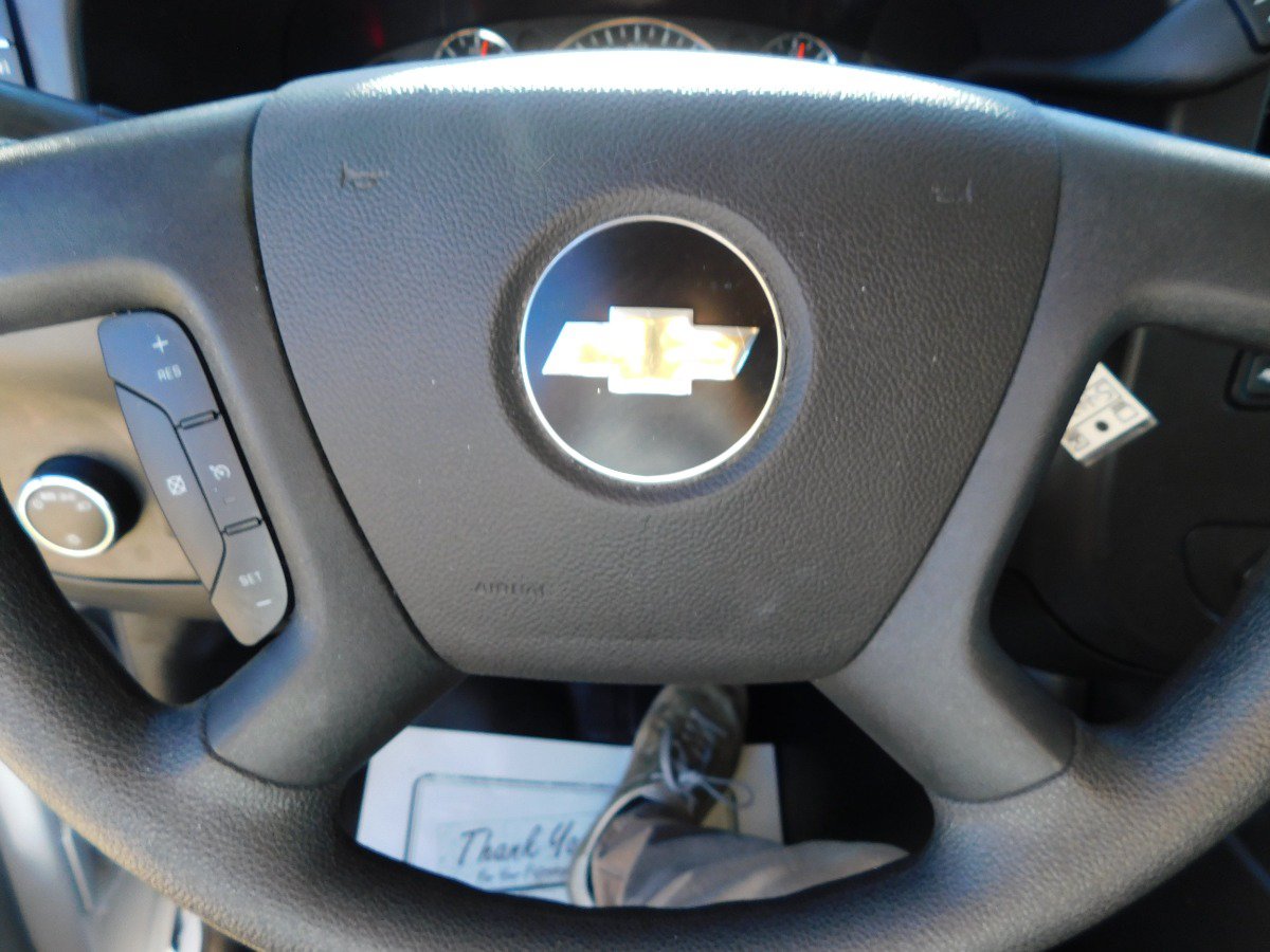 Used 2025 Chevrolet Express 2500 w/ Driver Convenience Package RWD image 21