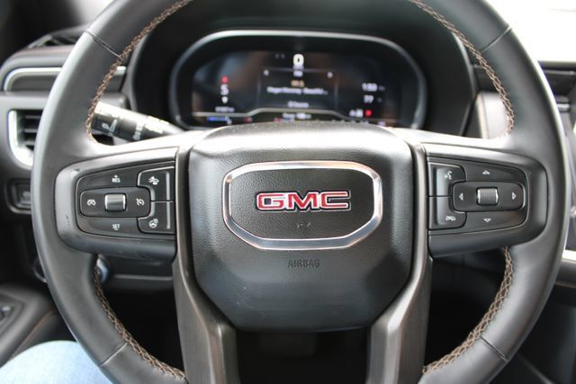 Used 2023 GMC Yukon AT4 w/ AT4 Premium Package AWD/4WD image 27