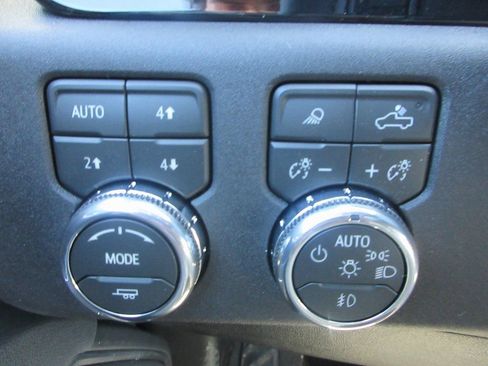 New 2026 GMC Sierra 3500 SLE w/ SLE Value Package image 17