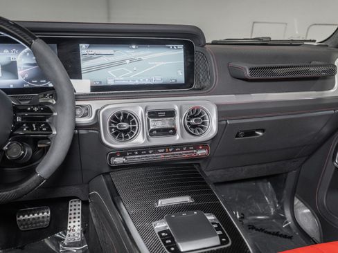 Used 2025 Mercedes-Benz G 63 AMG 4MATIC image 35