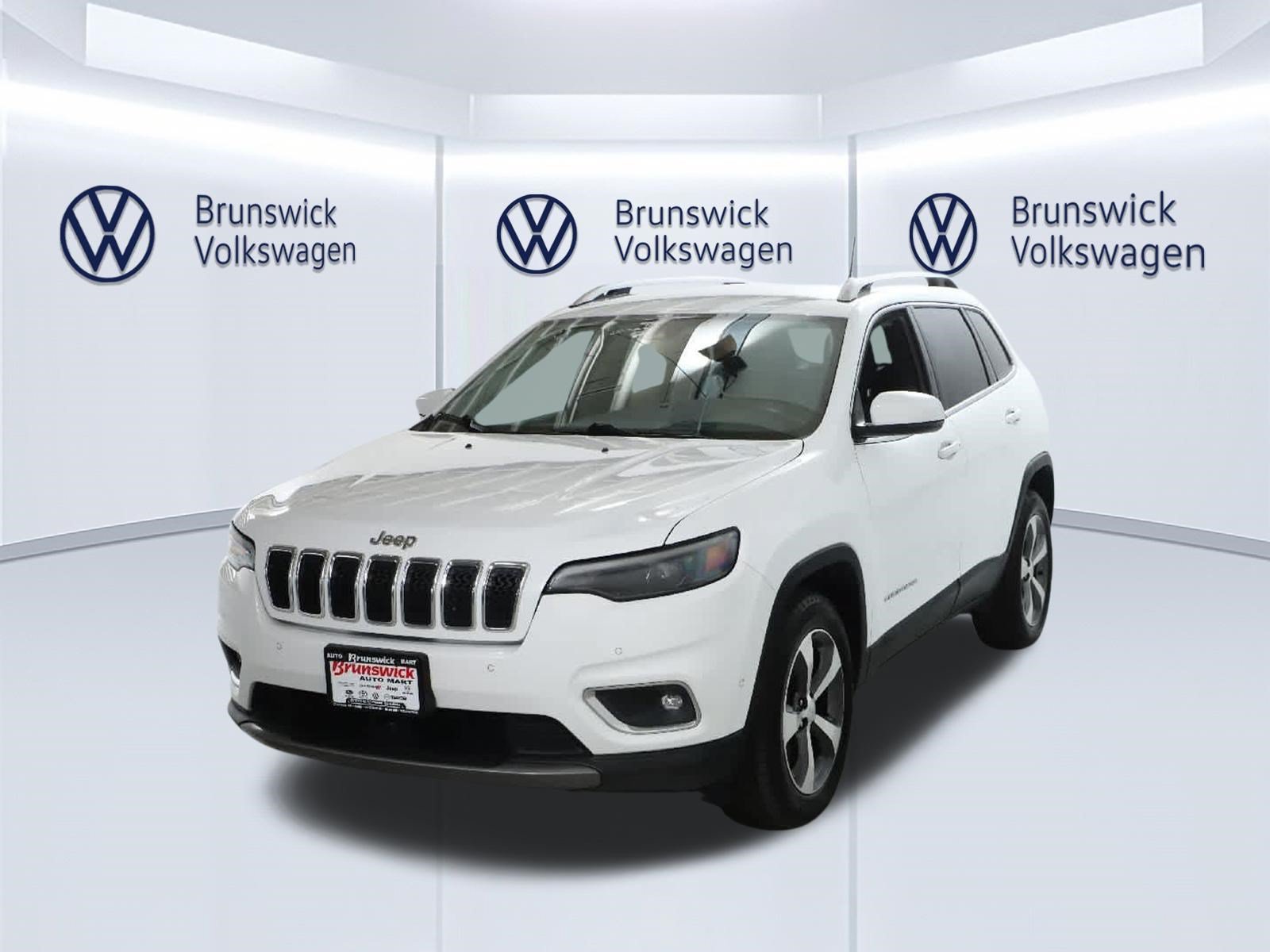 Used 2019 Jeep Cherokee Limited w/ Technology Group AWD/4WD image 1