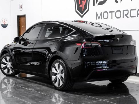 Used 2021 Tesla Model Y Long Range AWD/4WD image 11