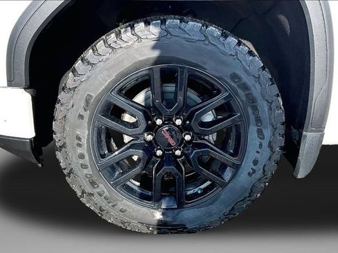 Certified 2024 GMC Sierra 1500 Elevation w/ X31 Off-Road Package AWD/4WD image 9