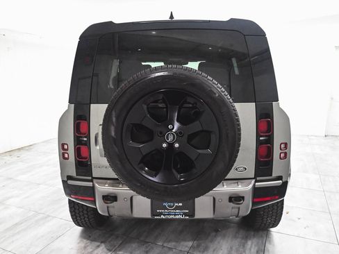 Used 2023 Land Rover Defender 110 X-Dynamic SE image 5