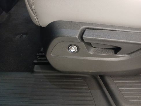 Used 2023 Honda Pilot Touring image 16