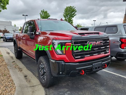 Used 2025 GMC Sierra 2500 AT4X AWD/4WD image 2
