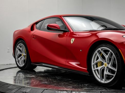 Used 2018 Ferrari 812 Superfast image 25