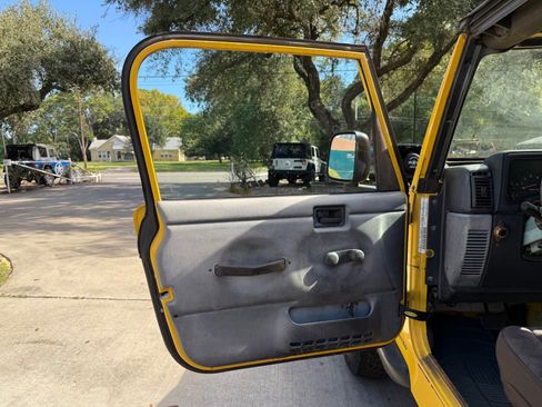 Used 2004 Jeep Wrangler Unlimited image 11