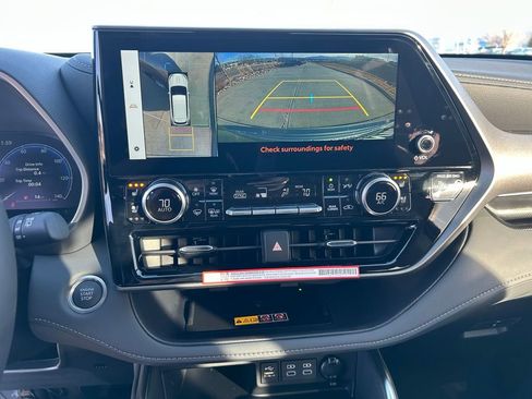 Used 2026 Toyota Highlander Limited image 28