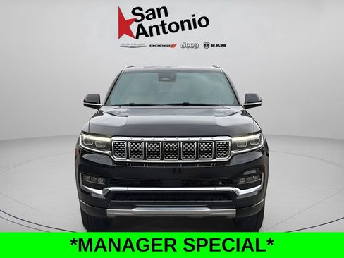 Used 2022 Jeep Grand Wagoneer Series III w/ Flexible Seating Group AWD/4WD image 2