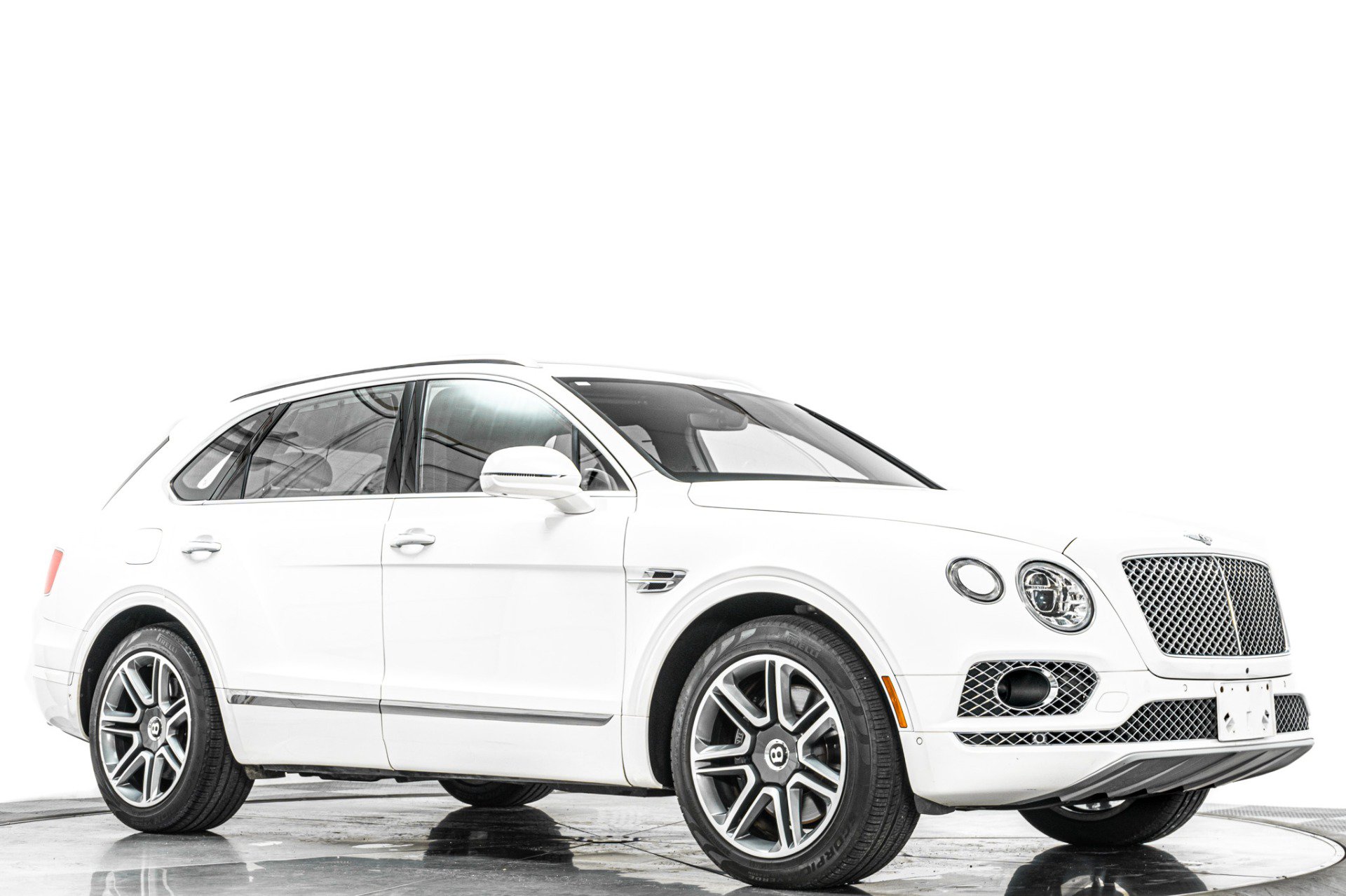 Used 2018 Bentley Bentayga Activity AWD/4WD image 30