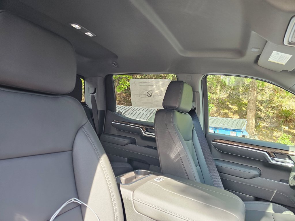 New 2026 Chevrolet Silverado 1500 LT w/ Z71 Off-Road Package AWD/4WD image 11