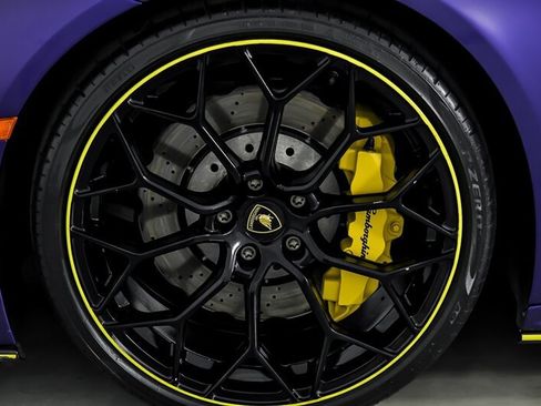 Used 2021 Lamborghini Huracan EVO RWD image 18