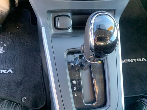 Used 2019 Nissan Sentra SV image 11