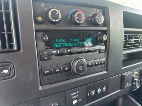 Used 2019 Chevrolet Express 3500 LS RWD image 27
